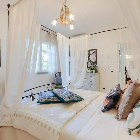 Villa Dana, 4 Bedrooms 4 Bathrooms Retreat With Private Swimming Pool And Valgiano