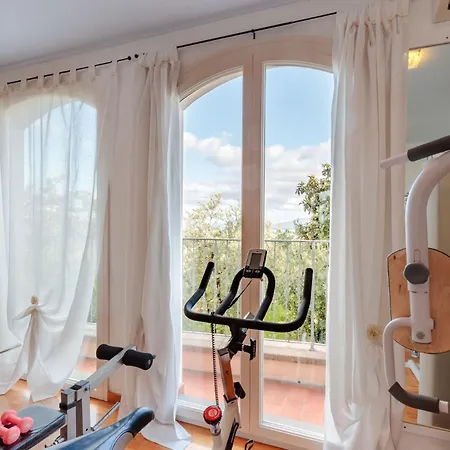 Dana, 4 Bedrooms 4 Bathrooms Retreat With Private Swimming Pool And Villa Valgiano