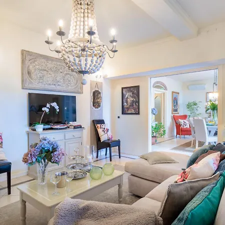 Dana, 4 Bedrooms 4 Bathrooms Retreat With Private Swimming Pool And Villa