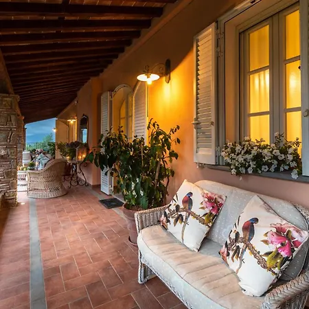 Dana, 4 Bedrooms 4 Bathrooms Retreat With Private Swimming Pool And Villa