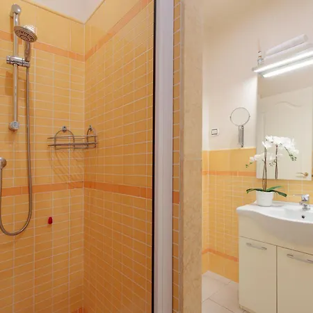 Villa Dana, 4 Bedrooms 4 Bathrooms Retreat With Private Swimming Pool And Valgiano