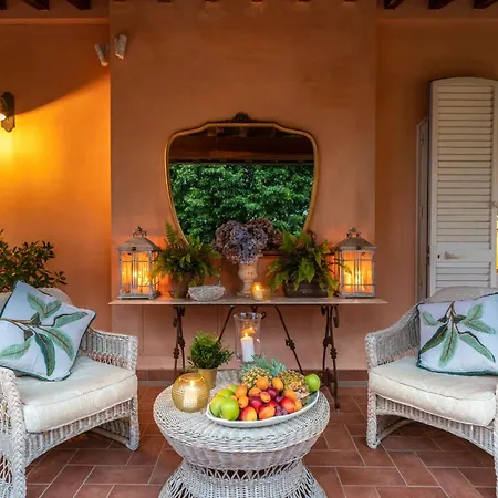 Villa Dana, 4 Bedrooms 4 Bathrooms Retreat With Private Swimming Pool And